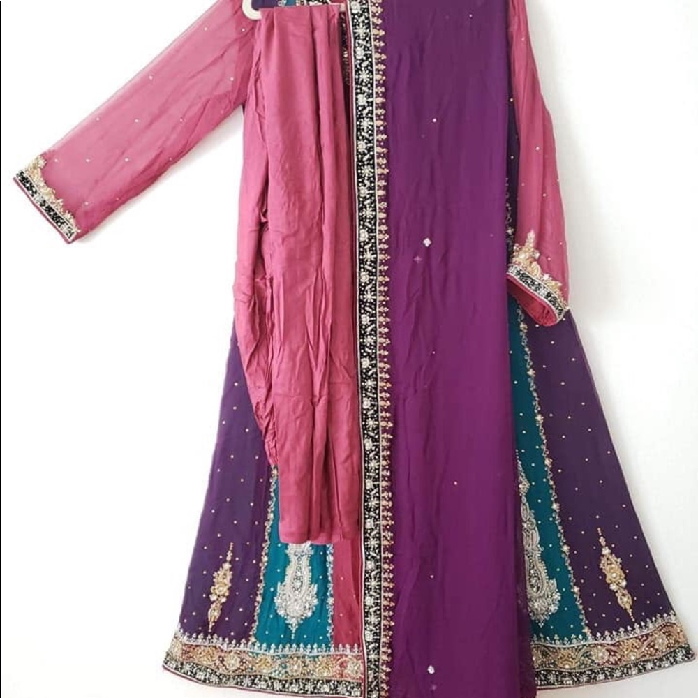 Pakistani suit